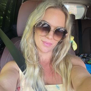 Meet your Posher, Desiree